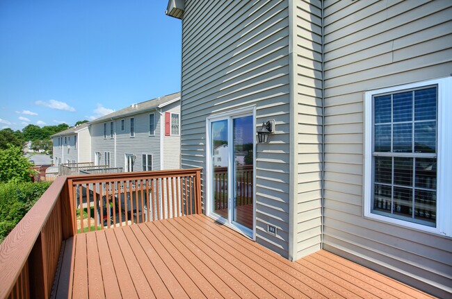 Building Photo - 9 Lenox Ct