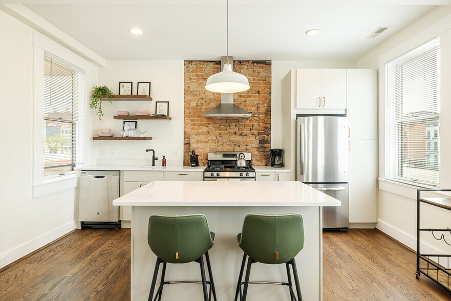 Building Photo - 1826 Republic St