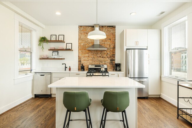 Building Photo - 1826 Republic St