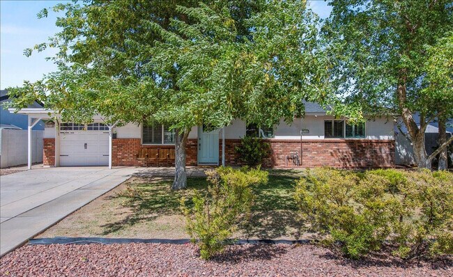Building Photo - 6520 E Osborn Rd