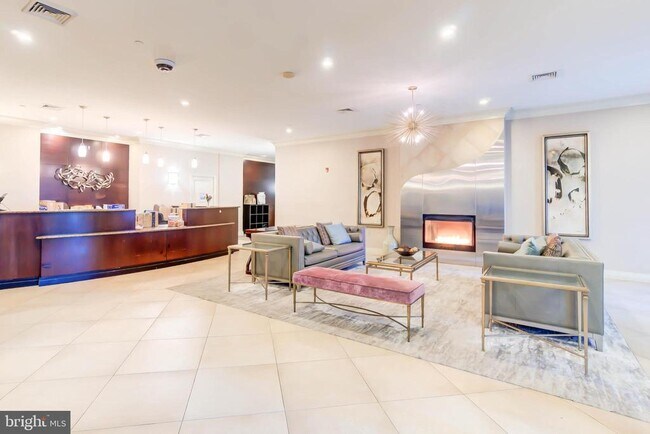 Building Photo - 2451 Midtown Ave