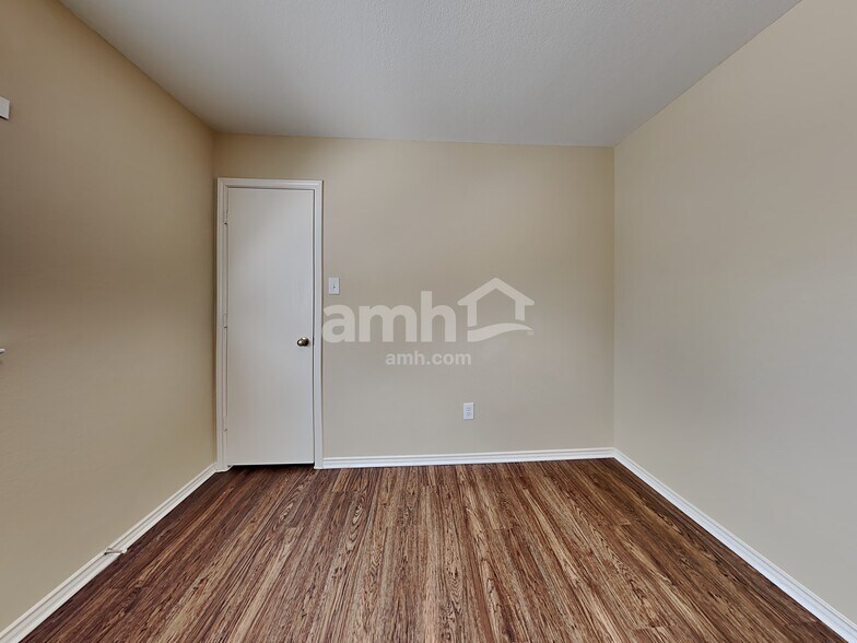 Building Photo - 11232 Vollmer Ln