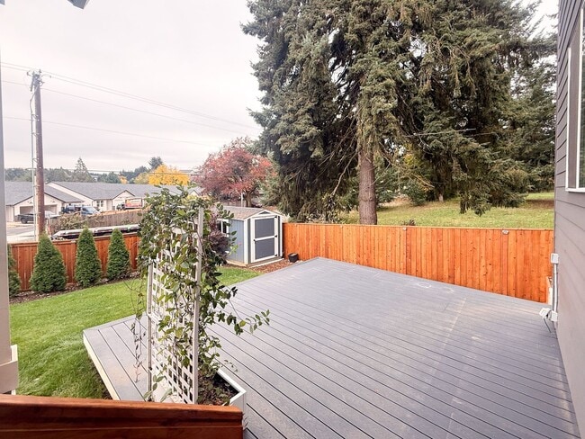 Building Photo - 5590 Mountain Quail Dr S