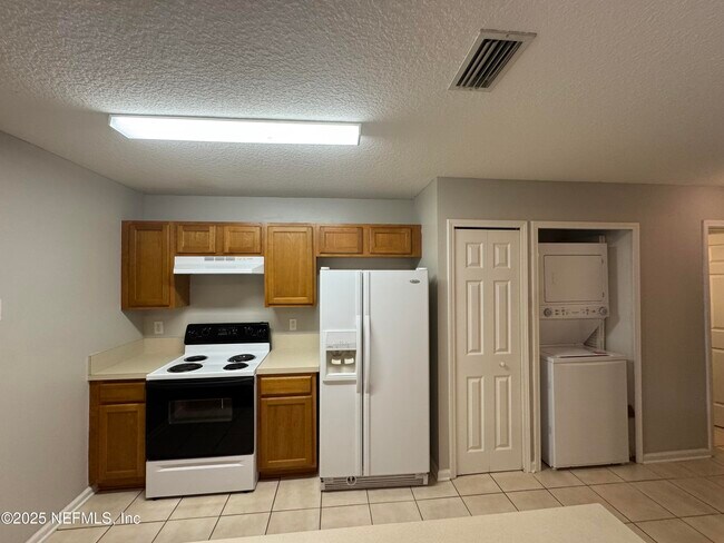 Building Photo - 6069 Maggies Cir