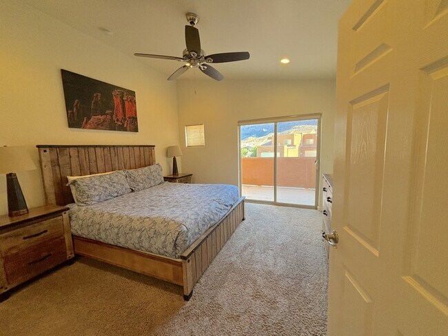 Building Photo - 3862 Desert Willow Cir
