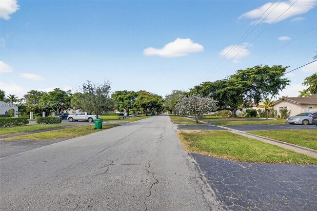 Building Photo - 11301 NW 39th St