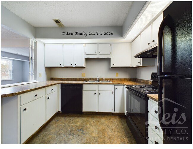 Building Photo - 1355 Mar Del Dr