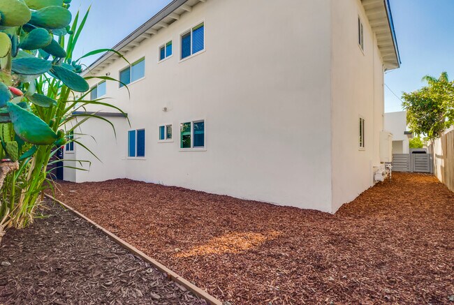 Building Photo - Hurlbut