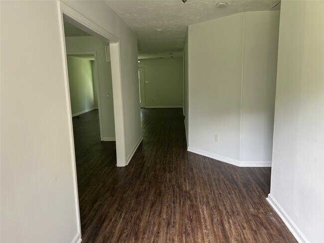 Building Photo - 1037 Yupon St