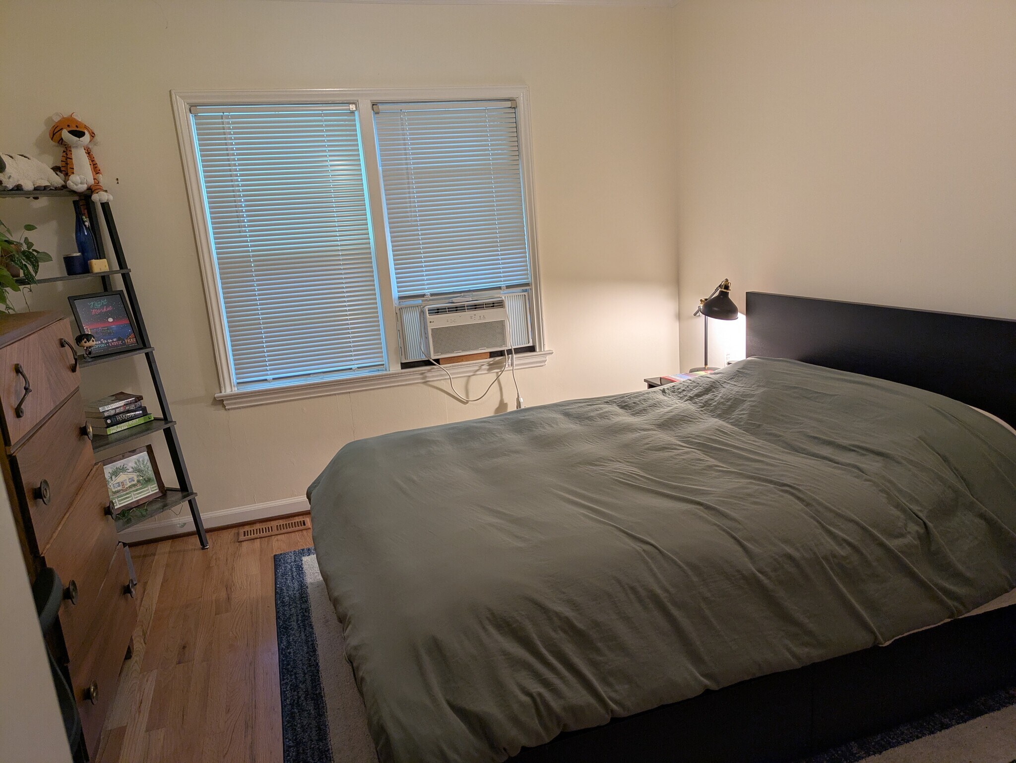 Building Photo - 636 NE 30th Ave