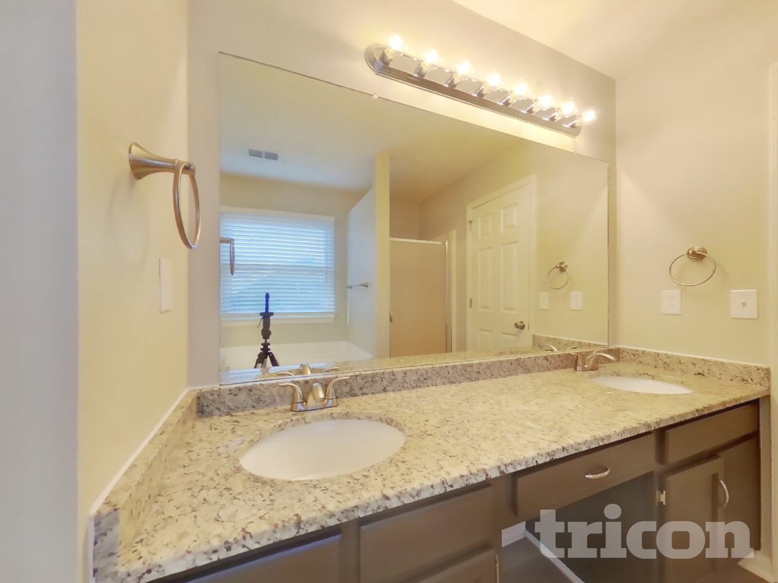 Building Photo - 2901 Westchester Ct