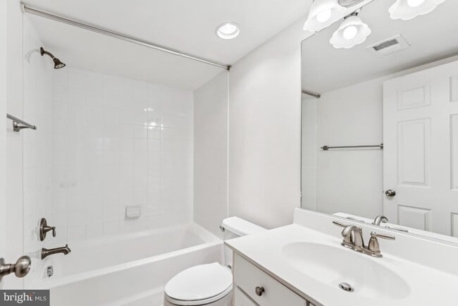 Building Photo - 8915 Amelung St