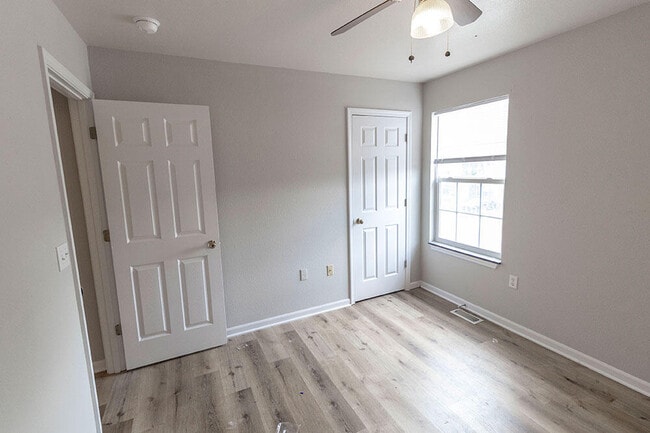 Building Photo - 1412 N Frideriki Dr