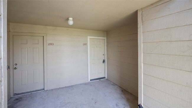 Building Photo - 2501 Gulf Fwy