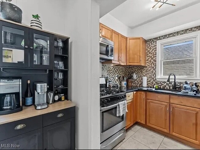 Building Photo - 3915 John Ave