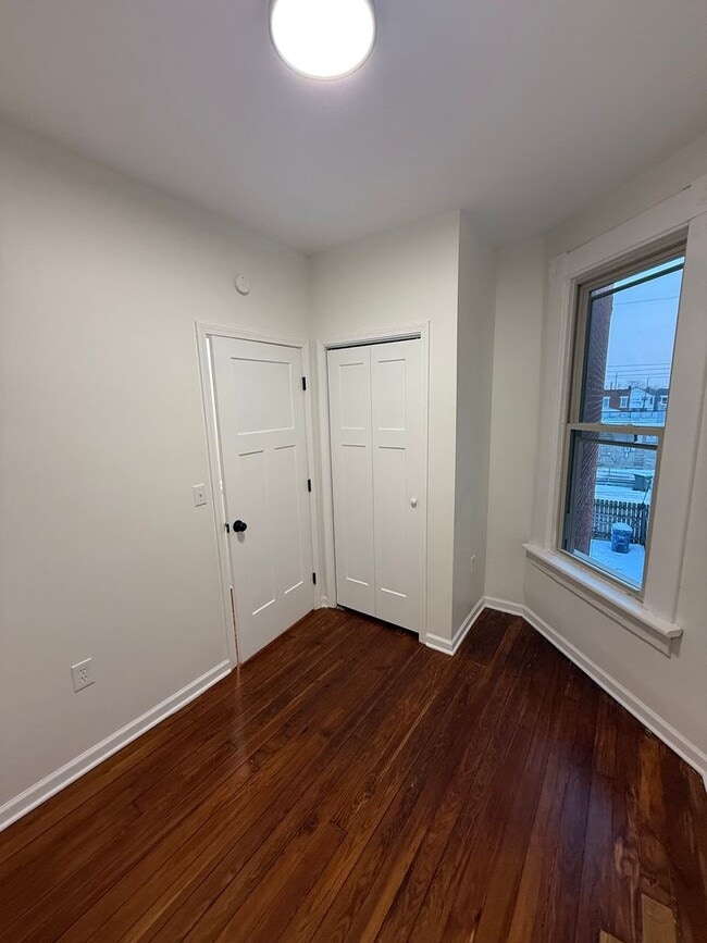 Building Photo - 3-Bedroom, 2.5-Bath Spacious Townhome located in Merion Village