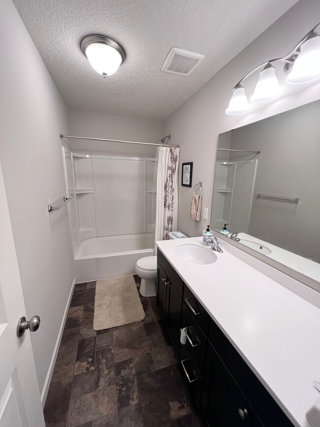 Building Photo - 8094 Evergreen Ln N