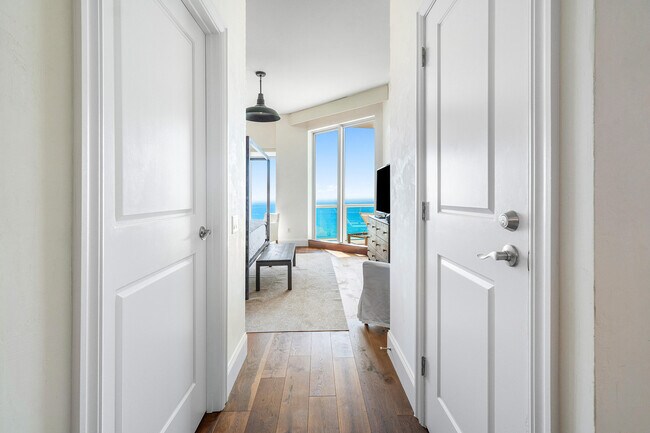 Building Photo - 2700 N Ocean Dr