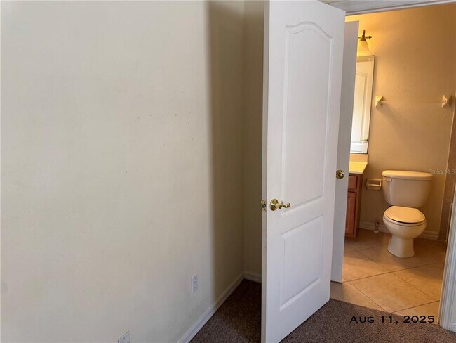 Building Photo - 930 Timber Isle Dr