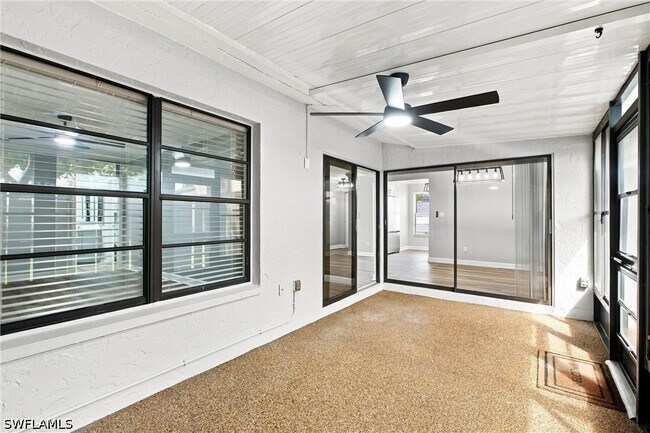 Building Photo - 646 SE 12th Ct