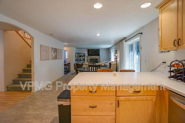 Building Photo - 911 NW 148th St