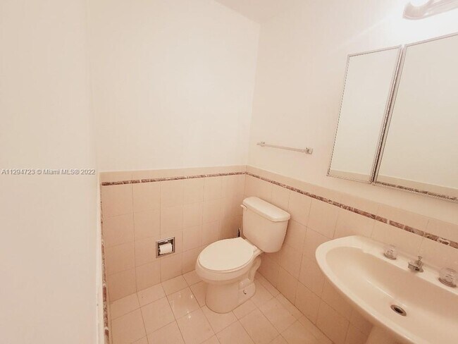 Building Photo - 4925 Collins Ave