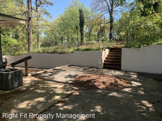 Building Photo - 5 br, 2 bath House - 3950 Calhoun Drive