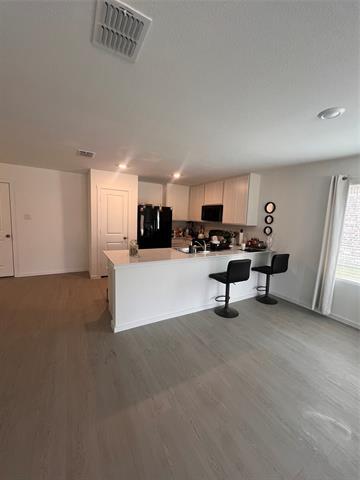 Building Photo - 14143 Hammersmith St