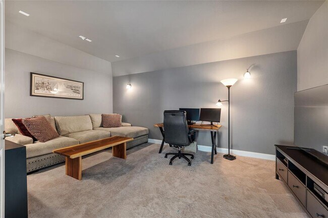 Building Photo - 6605 Apache Plum Ln
