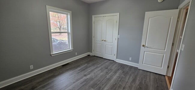 Building Photo - 789 Old Prospect Rd