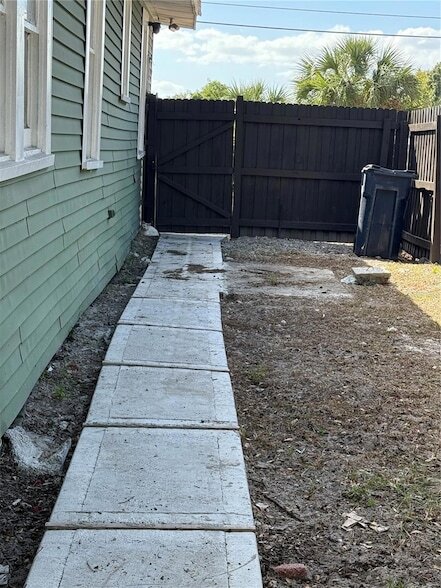 Building Photo - 1907 N 49th St