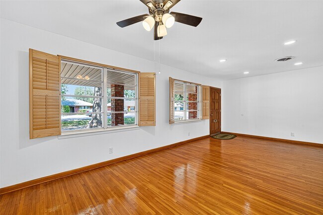 Building Photo - 8923 Greiner Dr