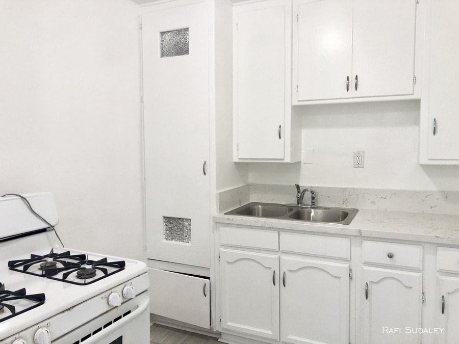 Building Photo - 1 BED & 1 BATH UNIT - LOS ANGELES!
