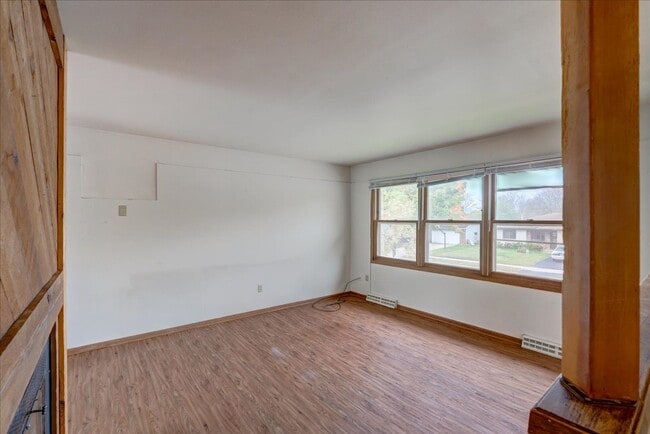 Building Photo - 1329/1331 S Thompson Dr