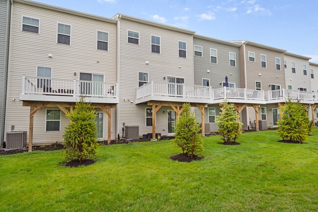 Building Photo - 76 Swackhammer Way