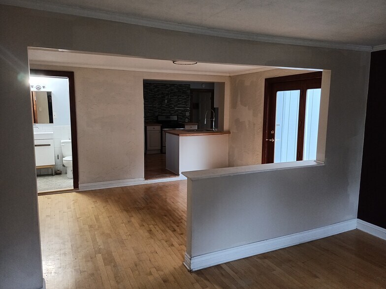 Dining room - 1313 N 67th St