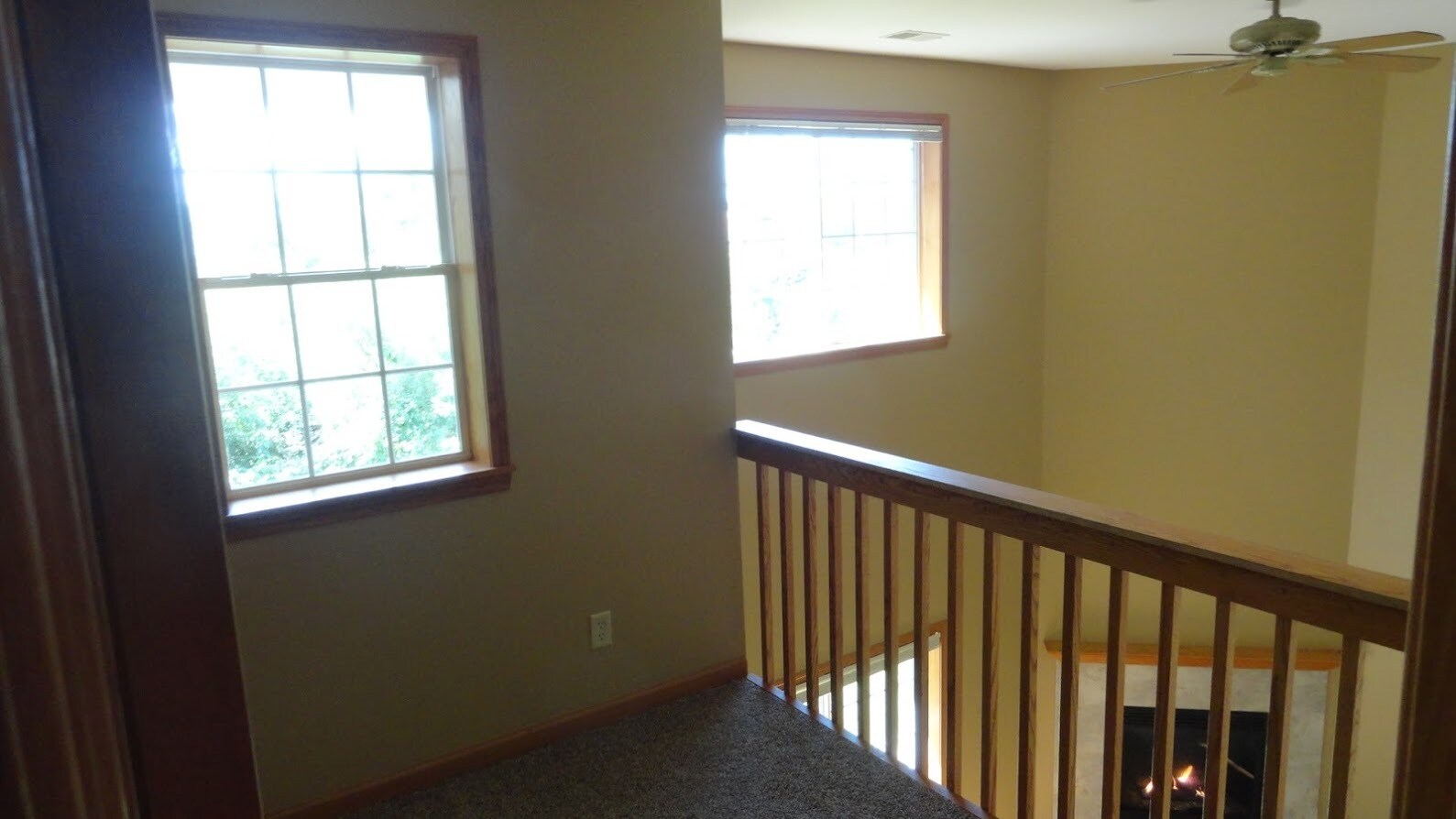 Sitting Area - 411 Darlene Dr
