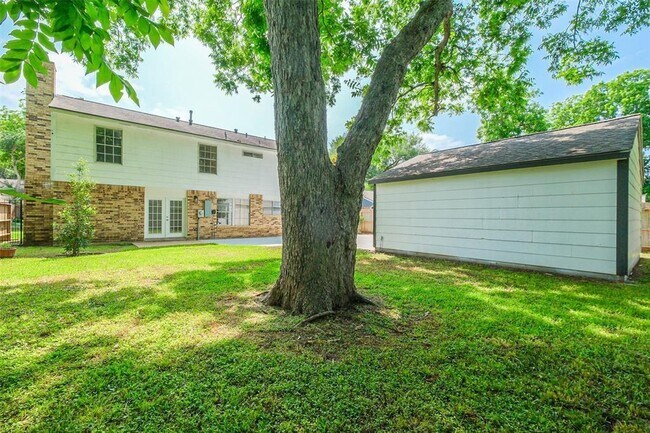 Building Photo - 1311 Sand Stone Dr