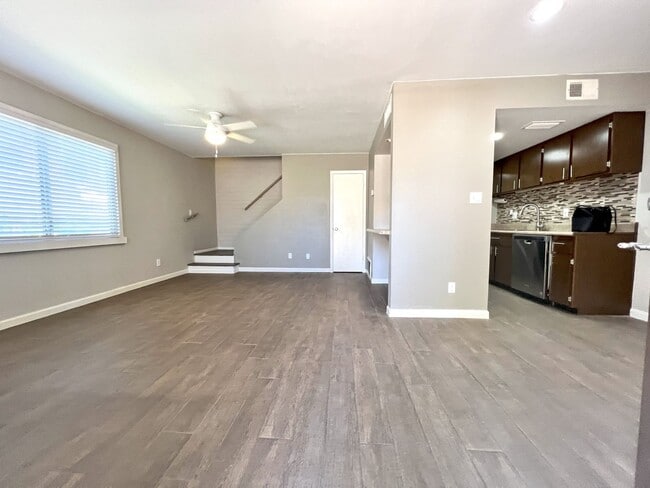 Building Photo - UPDATED 2 story townhome FOR RENT  **SAVE ...