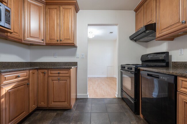 Building Photo - MOVE IN READY 4-bedroom Ranch home nestled in the Heart of Norfolk!