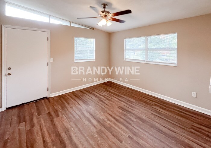 Building Photo - 922 Westgate Dr