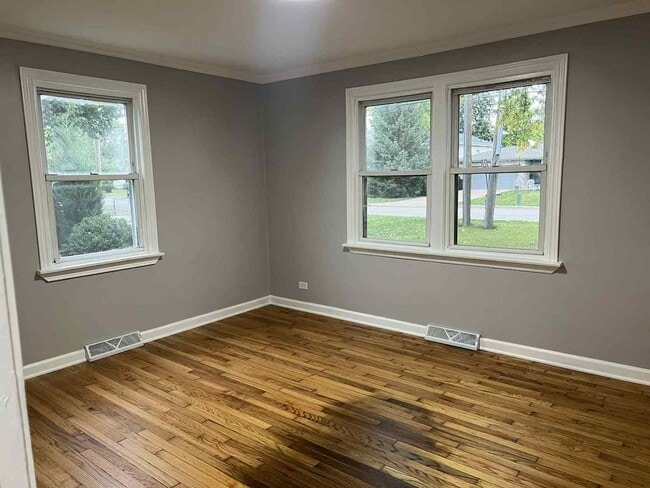 Building Photo - 7621 Odell Ave