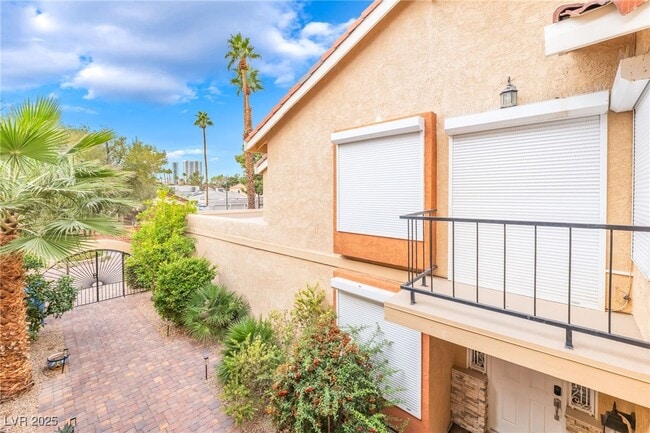 Building Photo - 3024 Bel Air Dr