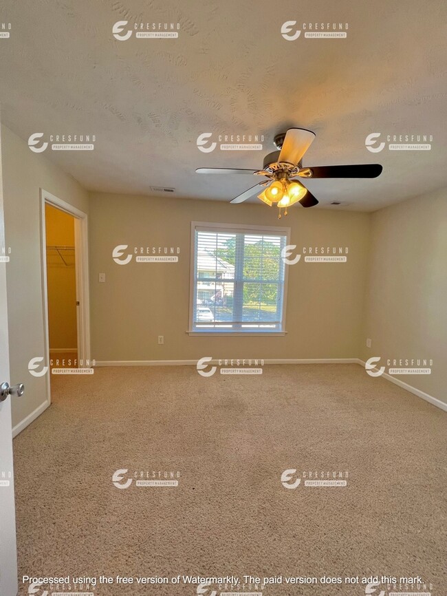 Building Photo - Freshly Painted 2 Bed 2 Bath Condo