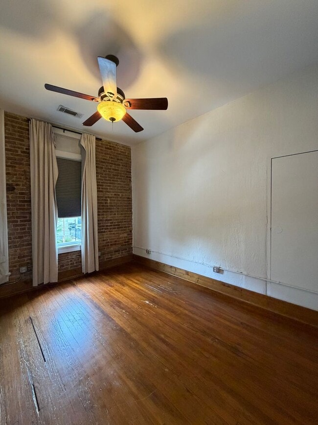 Building Photo - 115 12th St