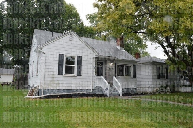 Building Photo - 4045 Old Riverside Dr
