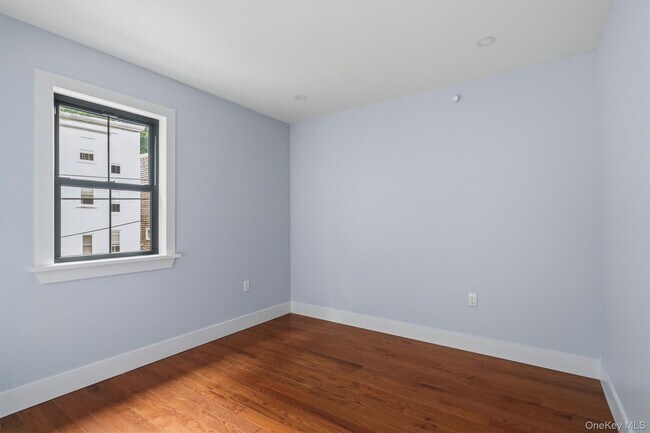 Building Photo - 133 N Miller St