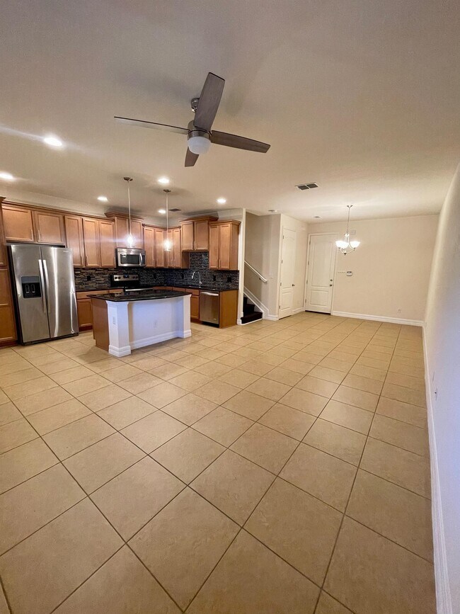 Building Photo - 10132 Eagle Creek Center Blvd