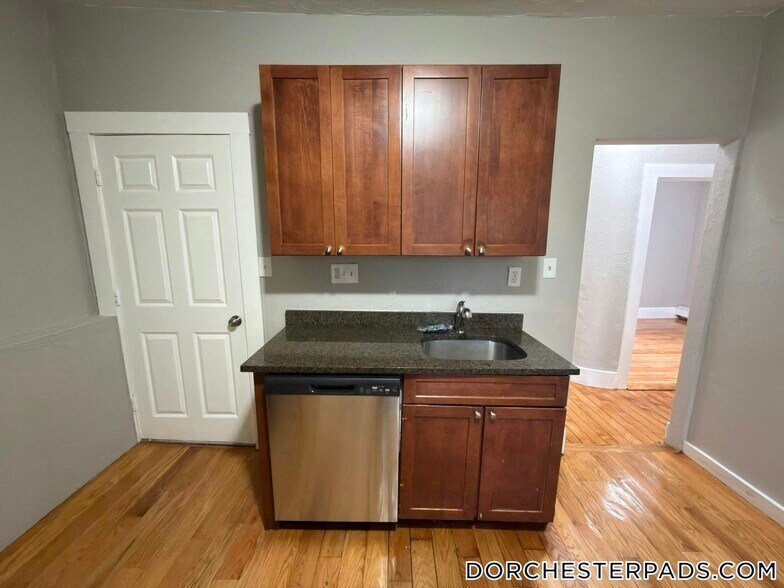 Building Photo - 270 Bowdoin St