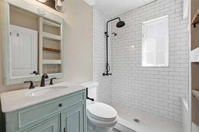 Building Photo - 2117 W Dekle Ave